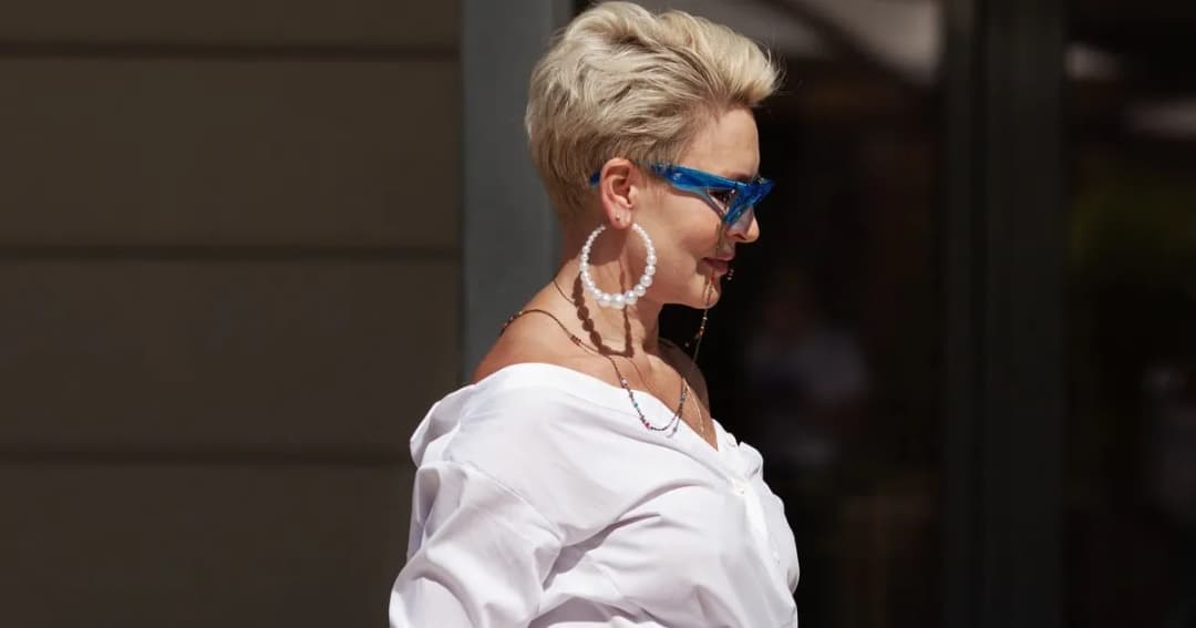 Fryzury które odmładzają - wybierz styl, który ukryje oznaki wieku