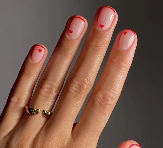 Kim Kardashian manicure francuski: najnowsze trendy i unikalne style